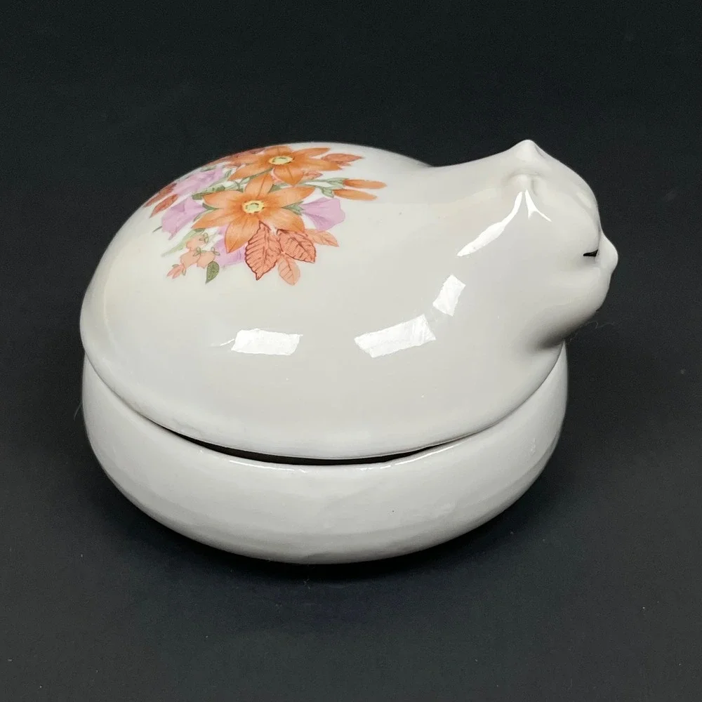 Vintage Ceramic White‎ Sleeping Cat Trinket Box Candle Floral Design Curled Tail